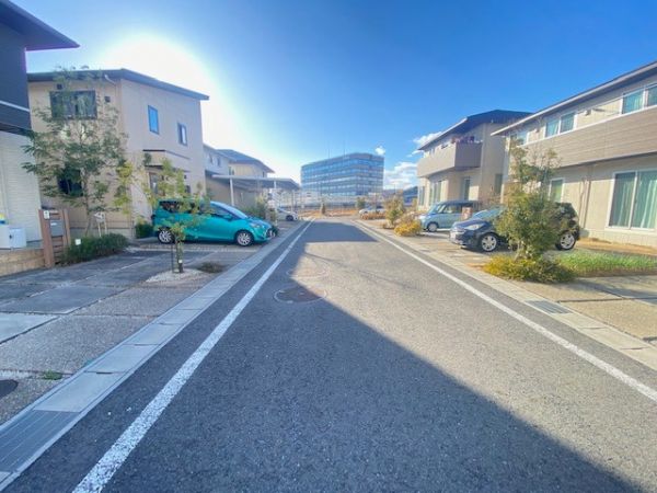 前面道路含む現地写真  写真撮影日：2023-04-08