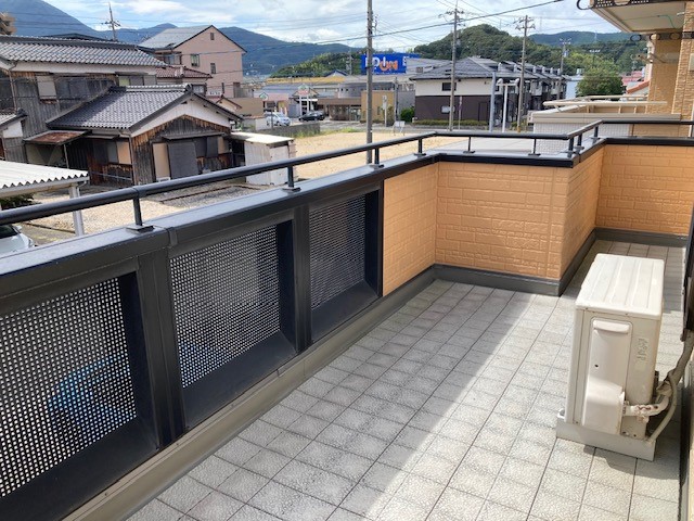 バルコニー 写真撮影日:10/5/25, 12:00 AM