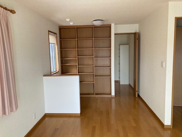 書斎スペース 写真撮影日:10/5/25, 12:00 AM