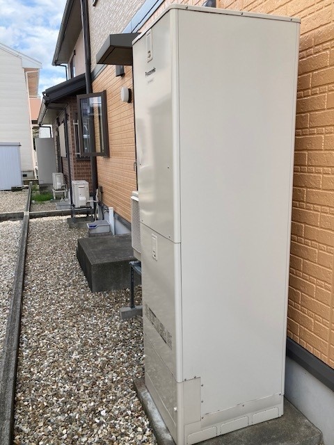 エコキュート 写真撮影日:10/5/25, 12:00 AM