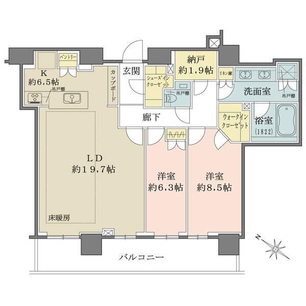 プレミアムなペントハウス住戸。3部屋に跨る開放的なバルコニー付き。便利な収納が充実しています。