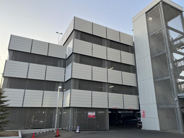 駐車場(共用設備)  写真撮影日:2025-09-30