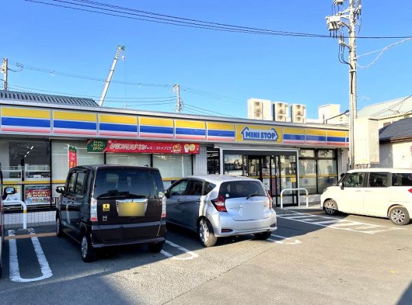 ミニストップ二宮駅前店 440m 写真撮影日：2023-12-21 