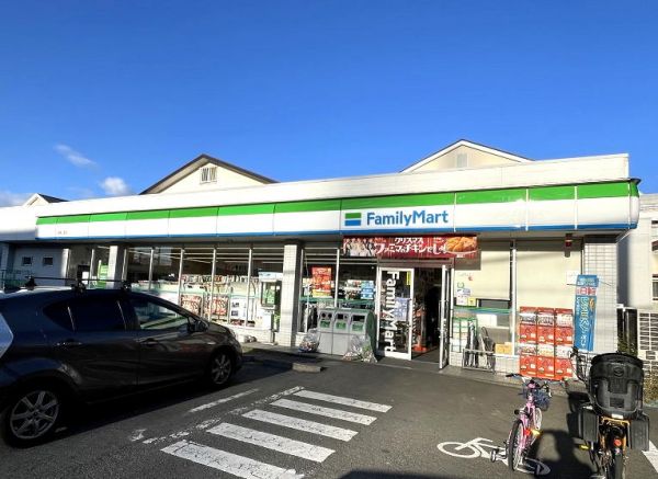 ファミリーマート湘南二宮店 690m 写真撮影日：2023-12-21 