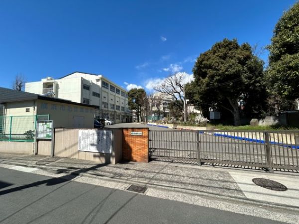 横浜市立東台小学校 210m 写真撮影日：2024-04-05 