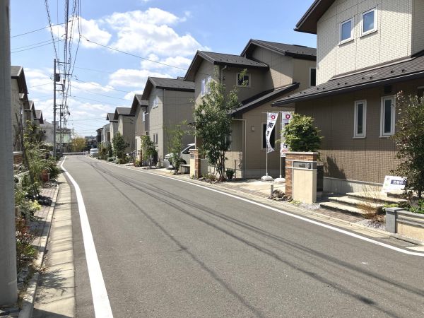 前面道路含む現地写真  写真撮影日：2024-04-11