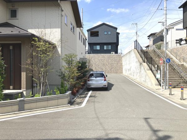 前面道路含む現地写真  写真撮影日：2024-04-11