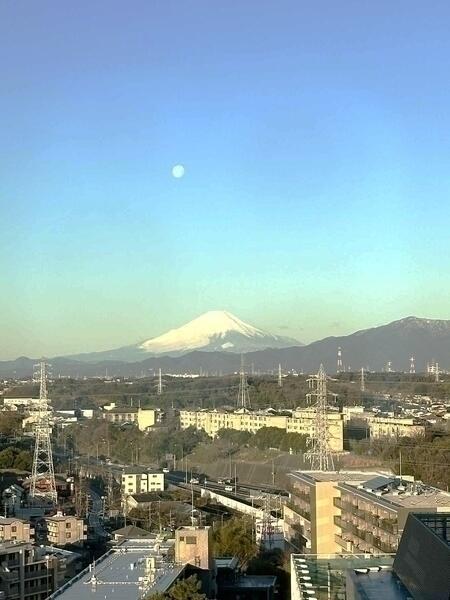 LDからの眺望は富士山を望むパノラマビューで、年間を通して様々な景色を楽しめます(天候による)。