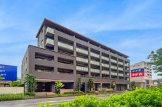 JR東海道本線など、複数路線が乗り入れる「戸塚」駅まで徒歩4分。通勤やお出かけに便利な立地です。