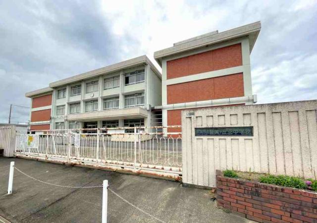 登美ヶ丘中学校 980m 写真撮影日:2025-10-24