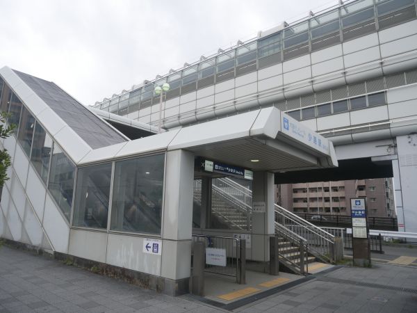 大阪モノレール本線少路駅 1900m 写真撮影日：2023-11-14 