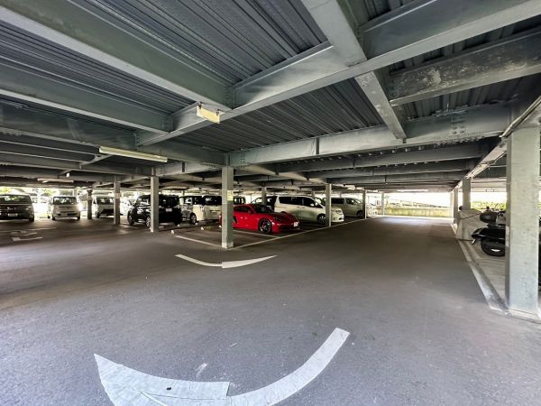 駐車場(共用設備)  写真撮影日：2024-04-21