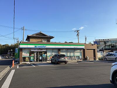ファミリーマート鈴鹿ひばりヶ丘店