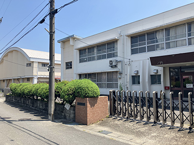 益世小学校