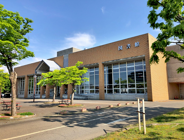 長岡市立中央図書館