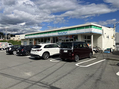 ファミリーマート三島加茂川店