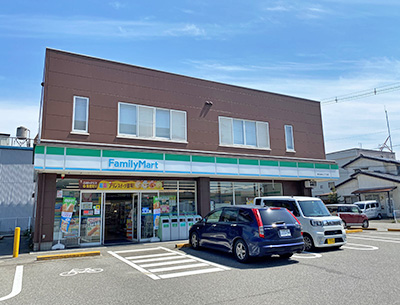 ファミリーマート　新根塚町2丁目店