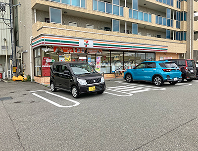 セブンイレブン　富山安野屋店