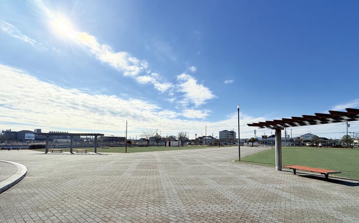 内原駅北出会いの広場公園 