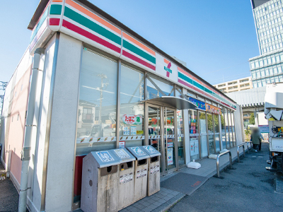 セブンイレブン 新横浜駅東店
