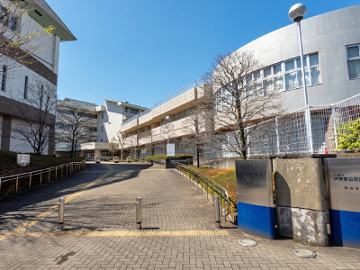 川越市立西図書館