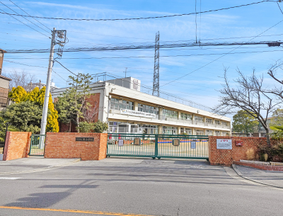 川口市立里小学校