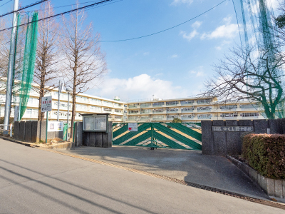 町田市立つくし野中学校