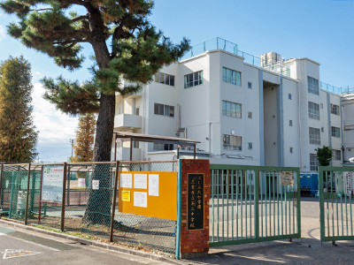 三鷹市立第二中学校