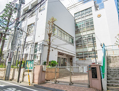 文京区立津久戸小学校