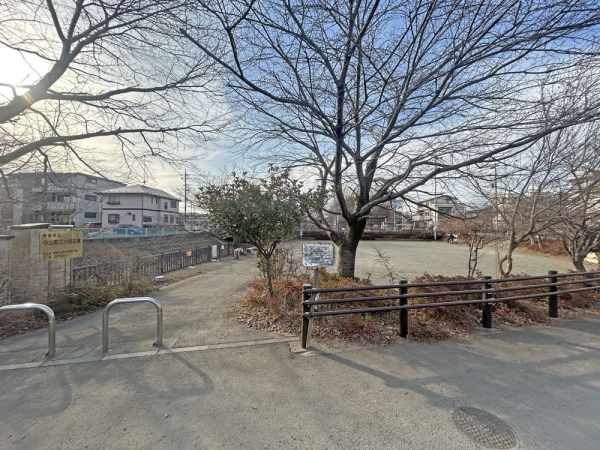 小山町三ツ目広場