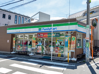 ファミリーマート 池尻三丁目店