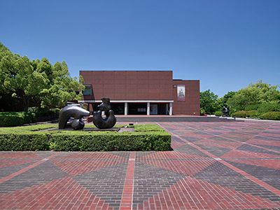 山梨県立美術館