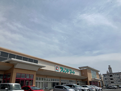 フレンドマート伊勢田店
