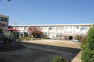 富雄南小学校