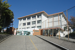富雄南中学校