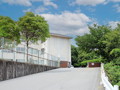 貴志中学校