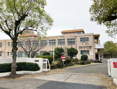 鴨池中学校