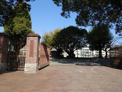 京陵中学校