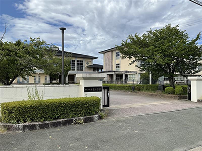 日吉中学校