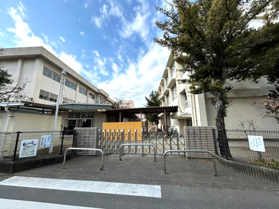 日吉小学校