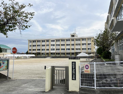 石垣小学校