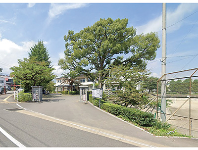 中部中学校