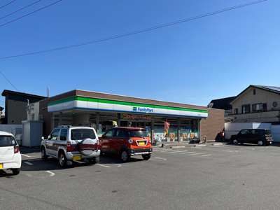 ファミリーマート 六坊北町店