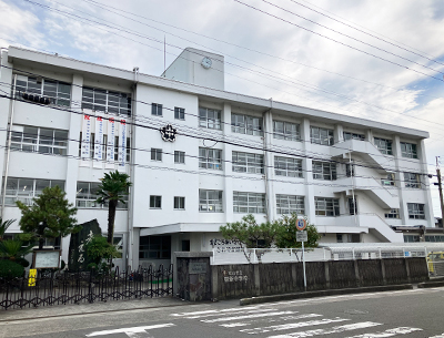 松山市立雄新中学校