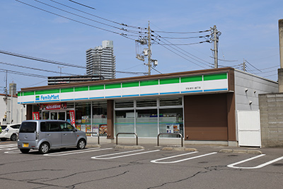 ファミリーマート宇多津浜八番丁店