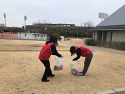 草薙総合運動場周辺の清掃活動