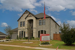 邸宅感あふれる分譲地内の展示棟