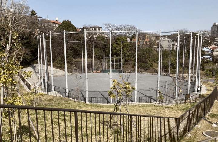 鶴見花月園公園 徒歩５分　　©あそびい横浜