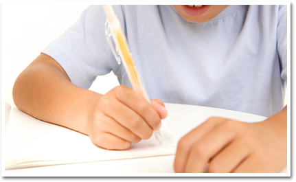 勉強する子供