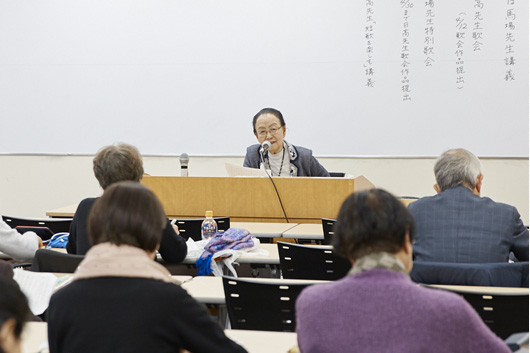 朝日カルチャーセンター新宿教室での講義。受講生には、旧満州の建国大学出身の男性も二人おられ元気に発言。ともに94歳。